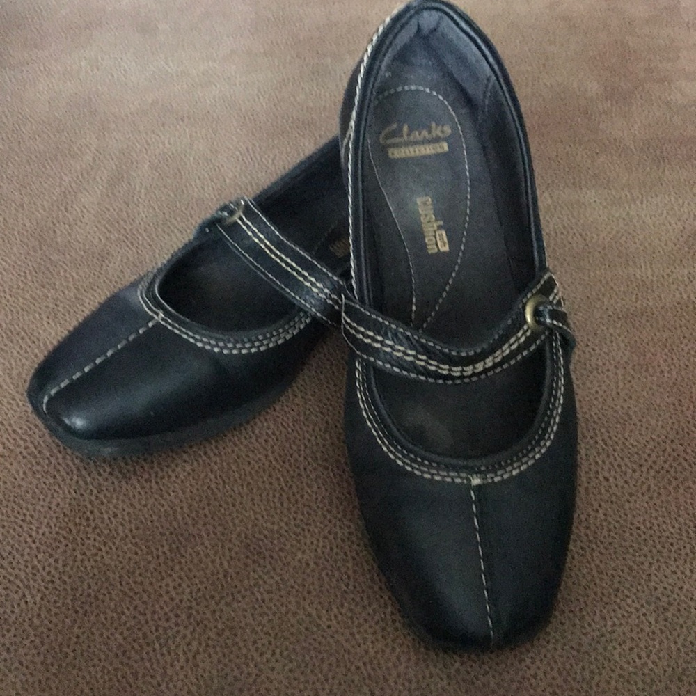 Clark’s super cute Mary Janes- Black 7.5